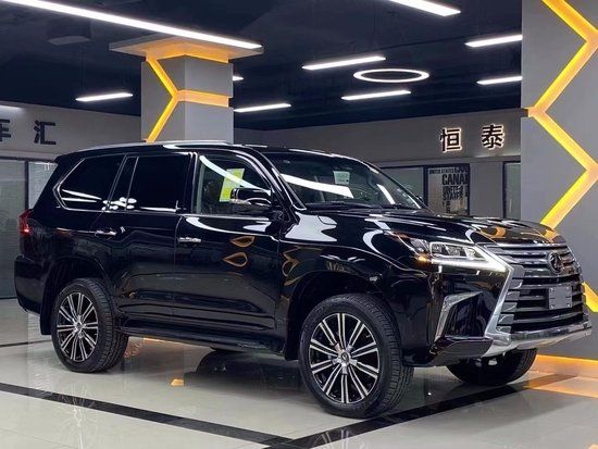 2021款雷克萨斯5700又能很好的遵守行车礼仪.