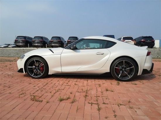 新款丰田牛魔王跑车现车38万分期付款