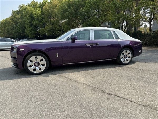 24款劳斯莱斯幻影加长版双拼色店内现车