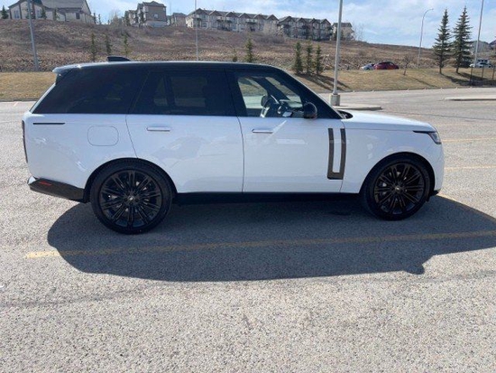 2023款路虎揽胜行政黑曜版现车160万起