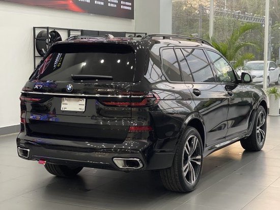 2023款宝马x7现车最新报价参数配置图片