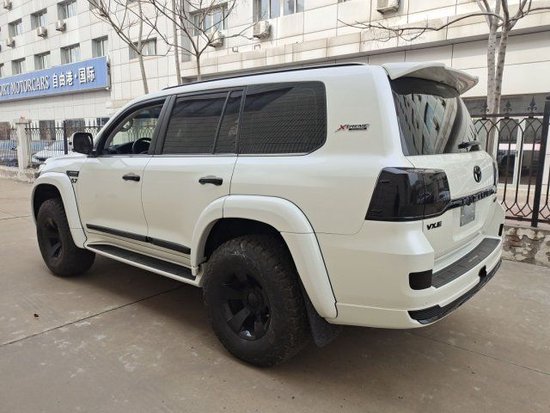 21款v8陆巡5700vxe极限运动现车多少钱