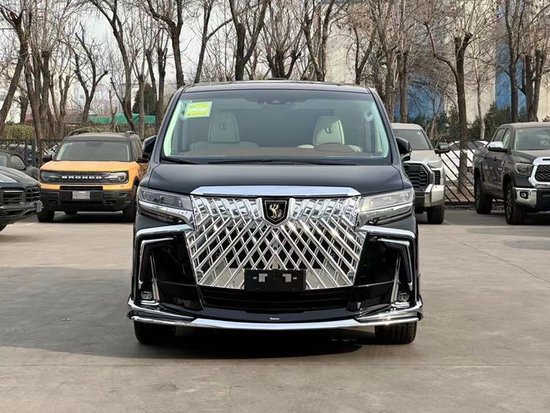 丰田埃尔法加长版车型豪华定制版实拍