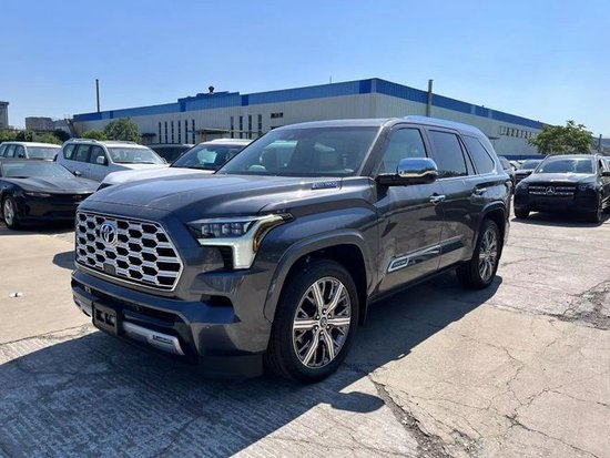 2024款丰田红杉35t混动sr5现车优惠价90万起售可分期