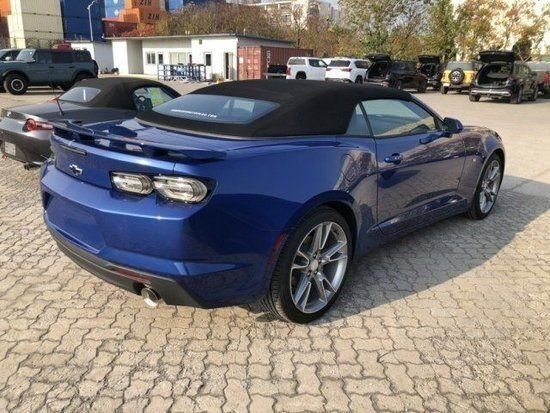 23款全新雪佛兰科迈罗大黄蜂现车40来万