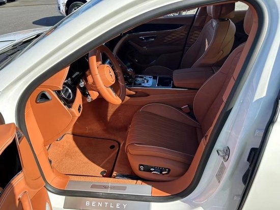 22款宾利飞驰混动29t港口最新报价