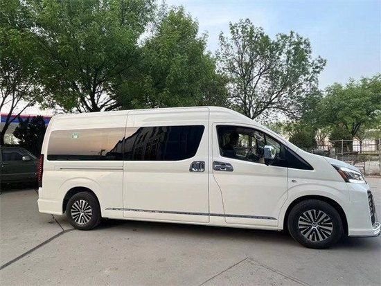 2023款进口丰田海狮优惠直降1020万元