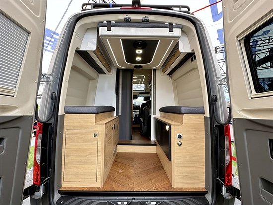 进口奔驰斯宾特四驱越野房车b型车现车