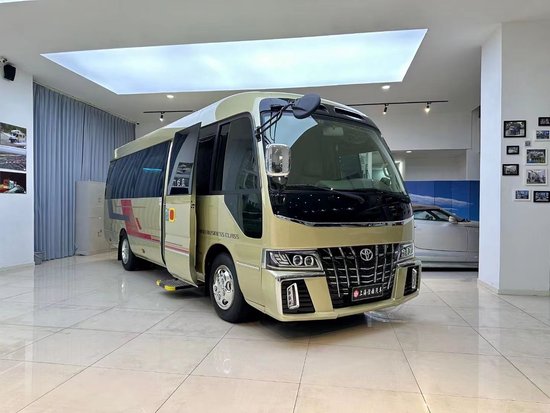 丰田考斯特10座豪华商务车现车活动特