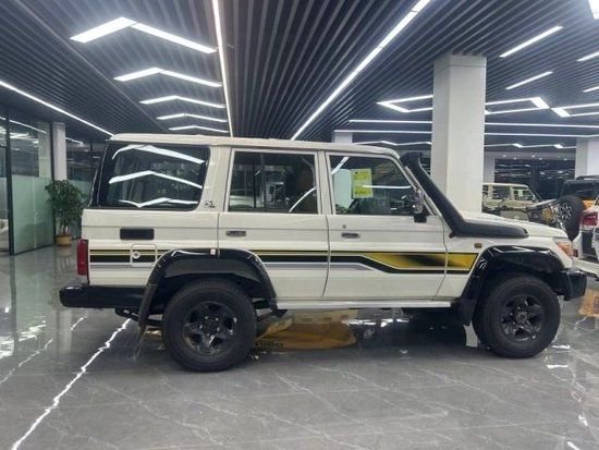 2023款丰田酷路泽lc76越野小霸王畅销中