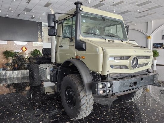 乌尼莫克u4023 现车单排 双排 无报废年限 柴油国六b 军用越野地盘