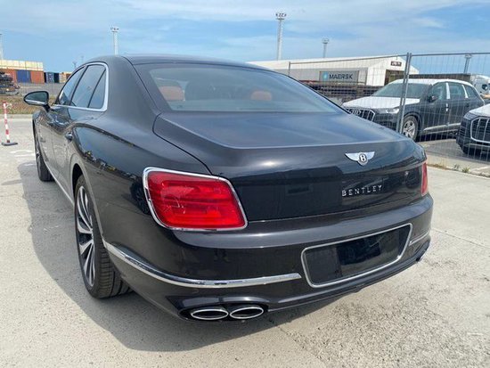 宾利飞驰29t插电混动港口最新报价239万起