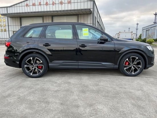 23款欧规奥迪q73.0t黑耀现车西安52万_天津汽车网_新浪汽车_新浪网