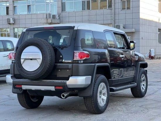 经典越野丰田酷路泽fj港口现车61万起售