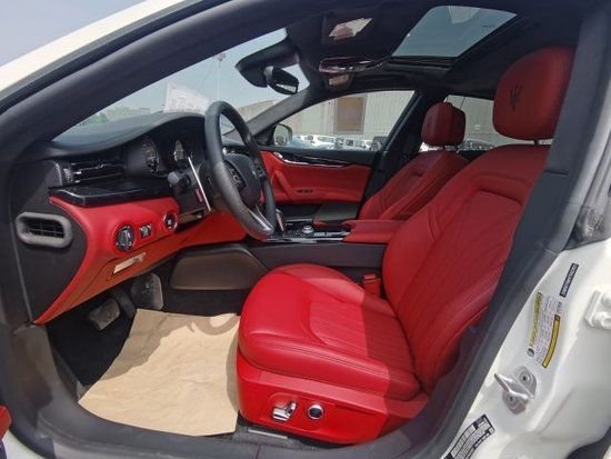 23款玛莎拉蒂总裁q4现车报价1358万提