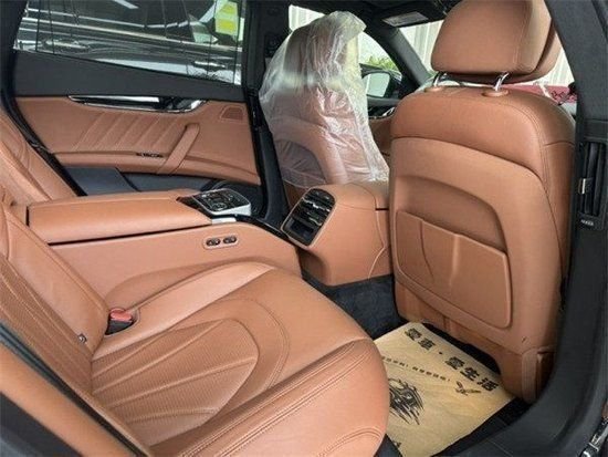 2023款玛莎拉蒂总裁q4港口现车优惠45万