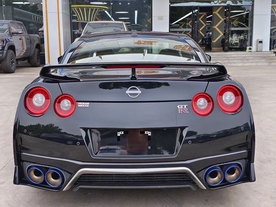 23款日产gtr流线车身帅气车尾战神车型-新浪汽车