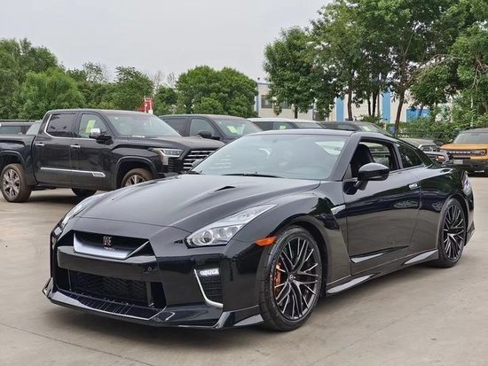 23款日产gtr流线车身帅气车尾战神车型-新浪汽车