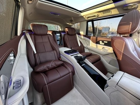 2023款奔驰迈巴赫gls600舒适度更高