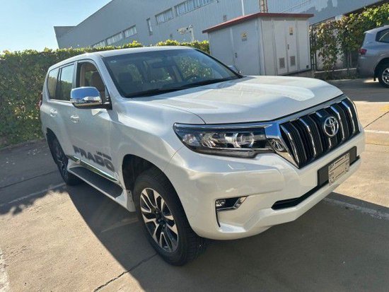 丰田霸道2700在更多发挥充沛动力,表现越野动感的同时,注重车辆主动性