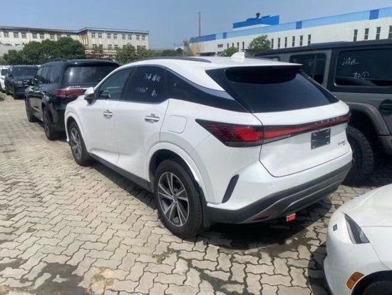 23款雷克萨斯rx350现车24t特价54万起