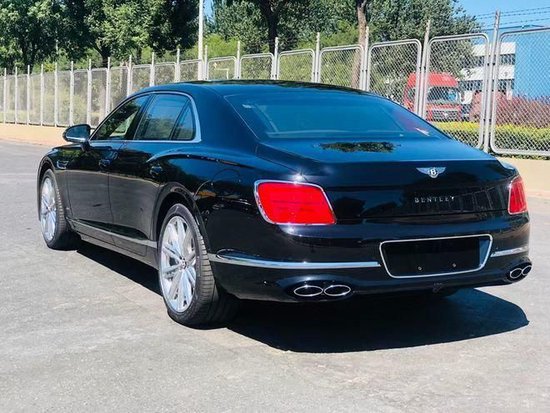 宾利飞驰29t混动版黑色现车252万特价