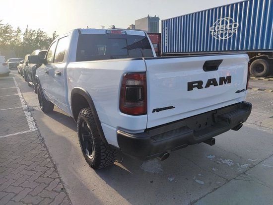 23款道奇公羊叛逆者5.7现车报价54万起-新浪汽车