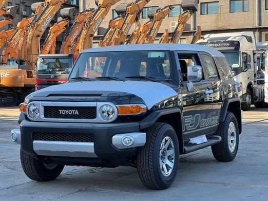 丰田酷路泽fj经典越野港口现车61万起售