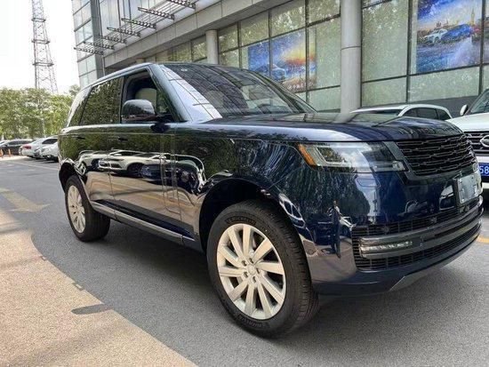 全新23款路虎揽胜行政汽油版现车优惠中