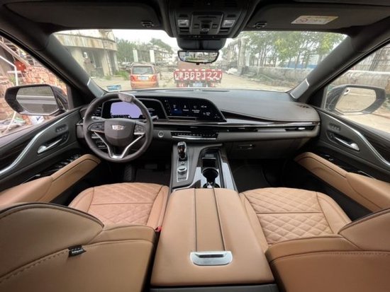 凯迪拉克凯雷德6.2L 价格冰点140万提车
