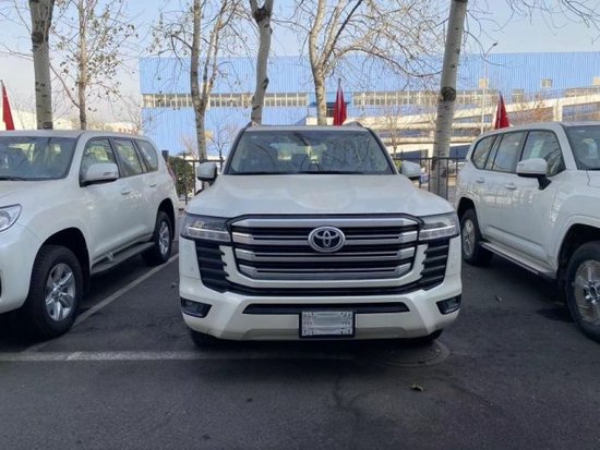 丰田酷路泽40l自吸v6高配gxr双差速锁