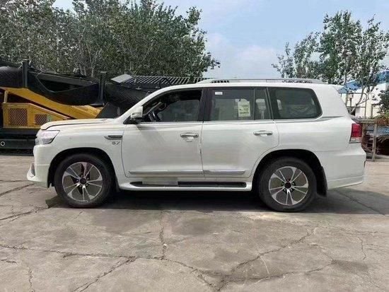 丰田v8自吸陆巡5700原车带kdss底牌