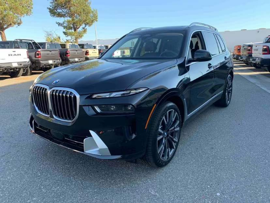 天津港进口2023款宝马x7越野车降价20万