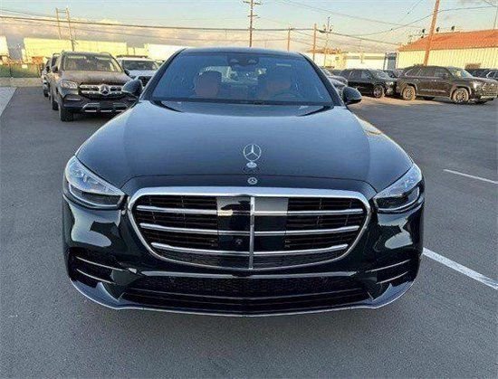 1小时前奔驰s500港口现车优惠30万可公司抵税1小时前2023款奔驰s500