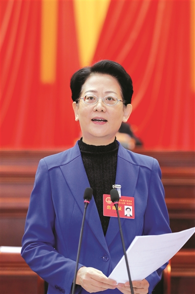 区四届人大一次会议开幕