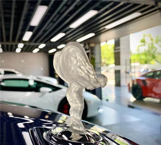 劳斯莱斯库里南配置天津港现车优惠50万