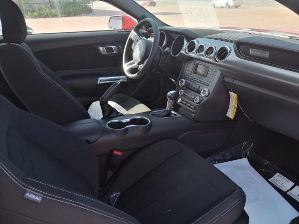 2019款福特野马现车到港 最低29万提车