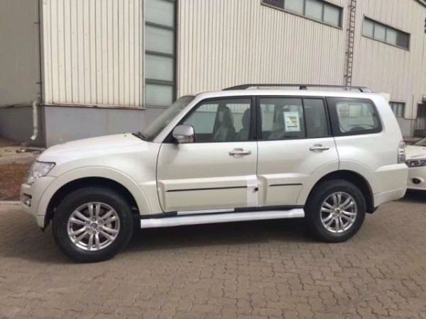 三菱帕杰罗v97的价格v6硬派7座越野神器