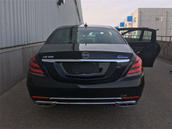 罗夫哈特mr500不愧是男士的终极座驾,它不仅动力充沛,关键是外观造型