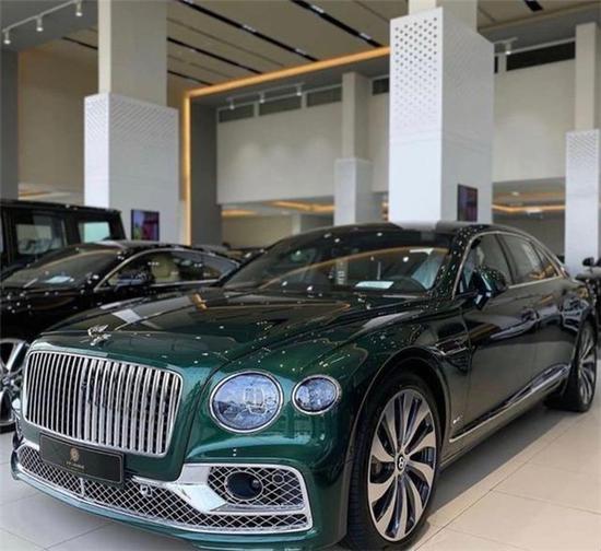 2020款宾利飞驰现车及配置解析中秋特惠