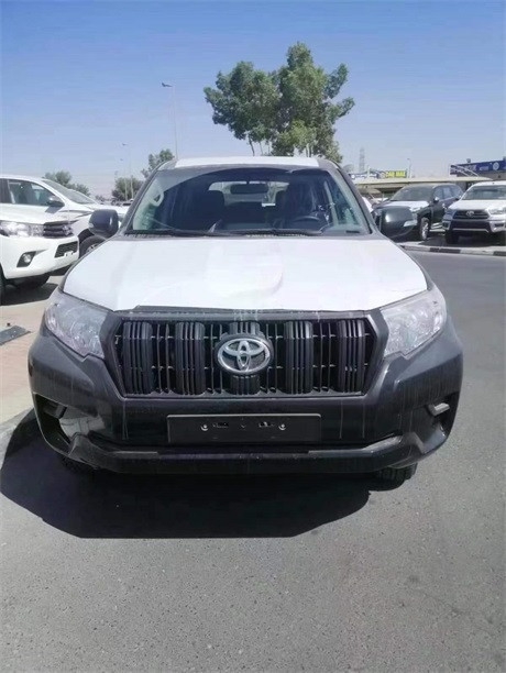 2021款丰田霸道2800国六欧版柴油76万