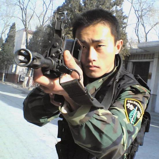 天津高院超燃变装秀致敬中国军人