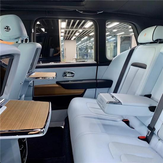 劳斯莱斯库里南配置天津港现车优惠50万