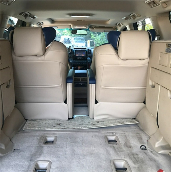 　　丰田兰德酷路泽改装航空座椅效果图