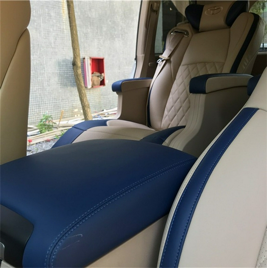 　　丰田兰德酷路泽改装航空座椅效果图