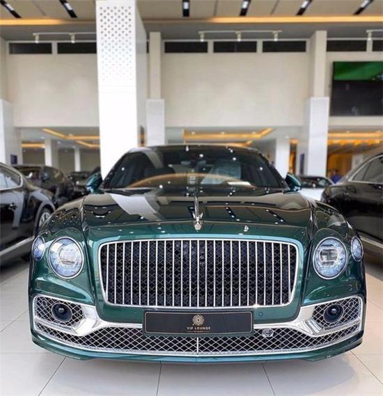 2020款宾利飞驰现车及配置解析中秋特惠