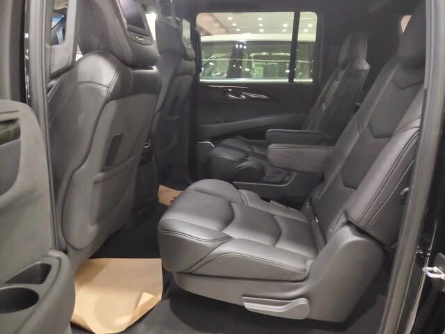 18款凯迪拉克凯雷德 全尺寸8缸发动机