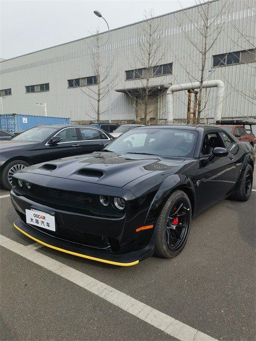 道奇挑战者地狱猫宽体红眼6.2t性能跑车-新浪汽车