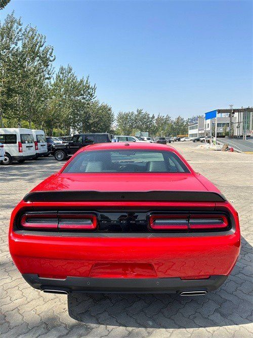 道奇挑战者gt版包牌包税首付10万开走