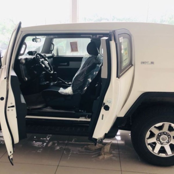 丰田酷路泽fj超级越野个性外观对开门